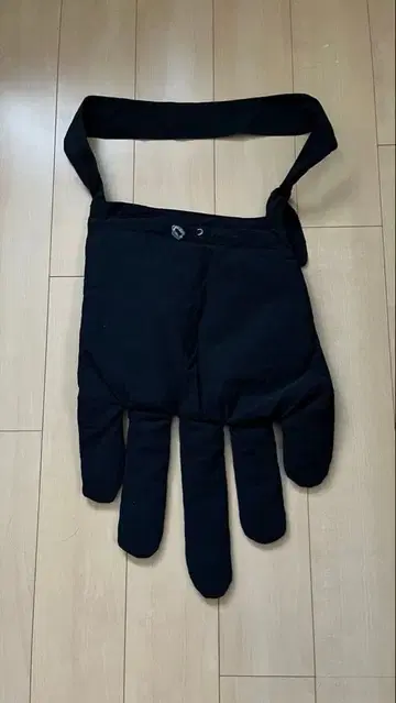 [새상품급] 손 모양 숄더백 블랙