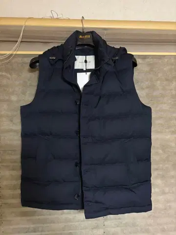 미사용 새상품 매킨토시 네이비 다운 베스트 택 포함 새상품 42 사이즈