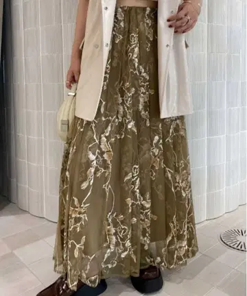 [ 새상품 ] WILD ROSE CANVAS ART SKIRT