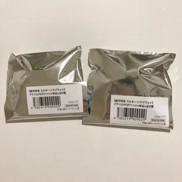 은하 특급 밀키 서브웨이 아크릴 POP 배지 미개봉 2점