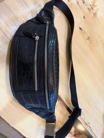 크로커다일 바디백