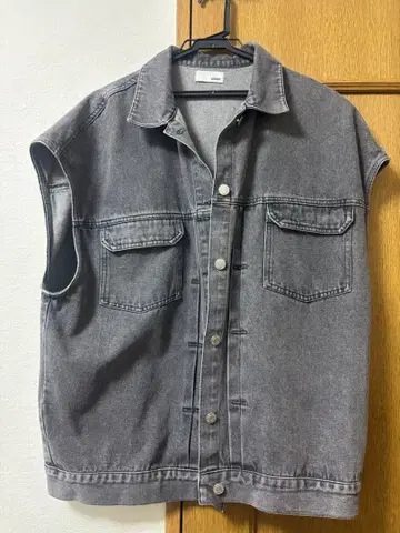 ANAP 그레이 데님 슬리브리스 자켓