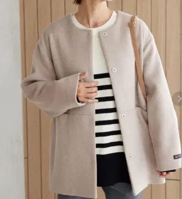 저널 스탠다드 리룸 / 슈퍼 파인 비버 크루넥 코트