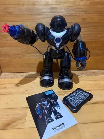 사격 기능이 있는 로봇 블랙/실버