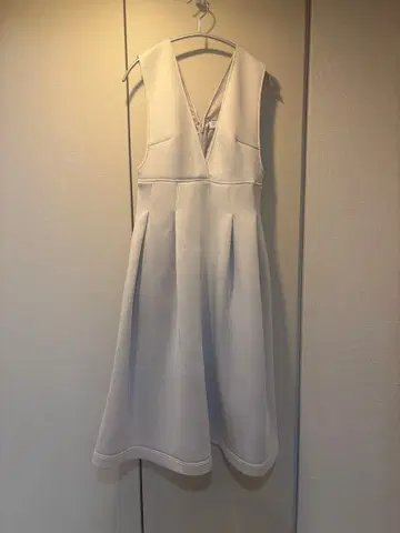 CELFORD 슬리브리스 그레이 원피스