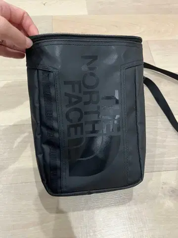 THE NORTH FACE 블랙 숄더백