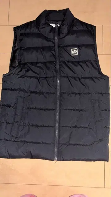 GAP 블랙 다운 베스트 S