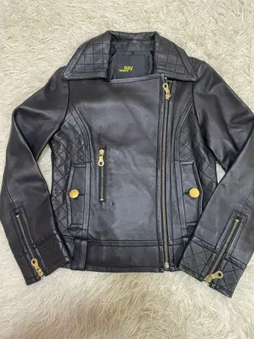 RayBEAMS 골드 버튼 퀼팅 가죽 자켓