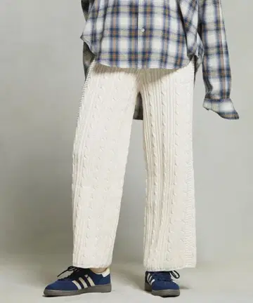 화이트 케이블 니트 와이드 팬츠