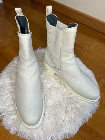 [ BONTRE ] 보트레 화이트 사이드 고어 숏부츠 천연 가죽