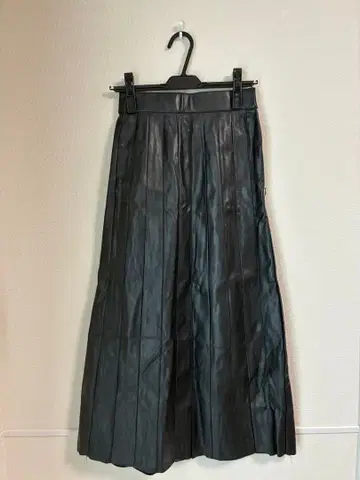 JEANASIS 비건 가죽 핀턱 플리츠 스커트