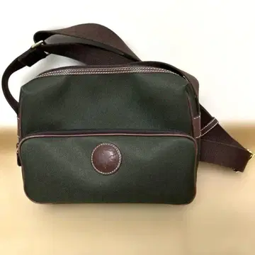 헌팅월드 카메라백 캔버스 카키 로고