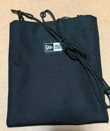 NEW ERA 블랙 사코슈