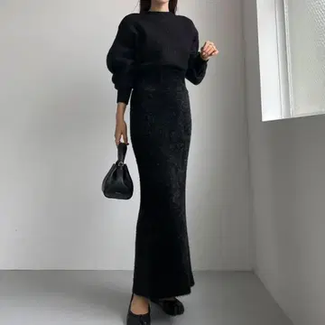 Louere 라메 니트 하이웨스트 펜슬 스커트 블랙