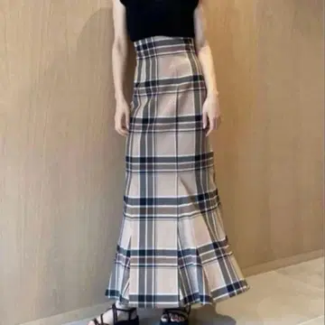 SNIDEL 하이웨스트 타이트 헤무 플레어 체크 스커트