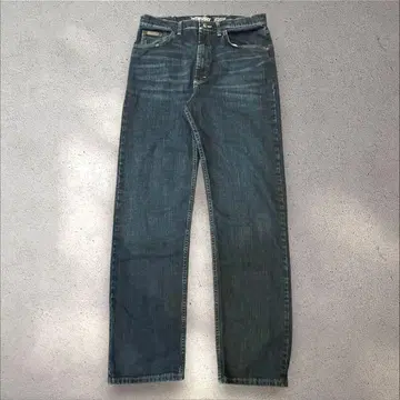 Wrangler Advanced Comfort 스트레이트 데님