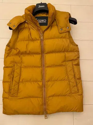 [ 컨디션 최상 ] 헤르노 다운 베스트 사이즈 M