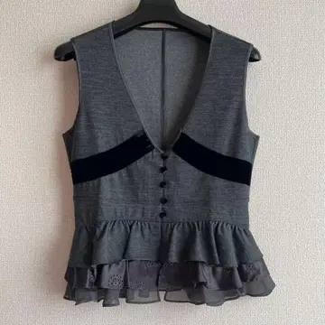 그레이 V넥 프릴 베스트