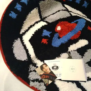 by SEVENTEEN 우지 아티스트 메이드 러그 RAG 우주 공장