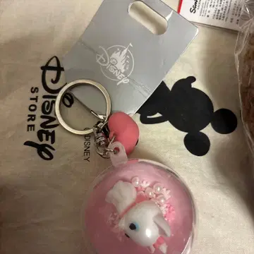 몬치치 헬로키티 콜라보 키링 마리 키체인
