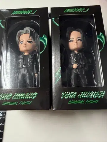 Number_i 피규어 2체