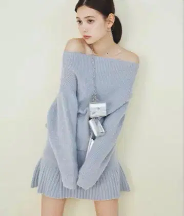 [ 새상품 ] LILYBROWN 오프숄더 라메 니트 셋업