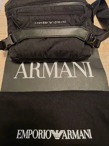EMPORIO ARMANI 블랙 숄더백