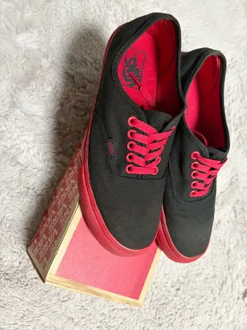 Vans 오센틱 스니커즈 블랙/레드