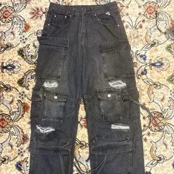 다크 그레이 카고 팬츠 복수 포켓