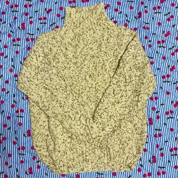 [ 아이보리 ] 케이블 니트 터틀넥 스웨터