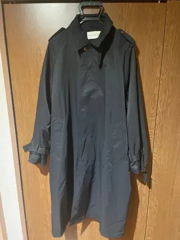 GU and beautiful people 트렌치코트