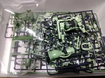 HG 건담 프라모델 자쿠 미완성품