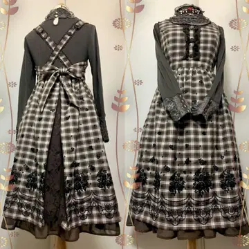 [ 2세트 ] 체크 무늬 x 패널 무늬 롱 원피스, 장미 모티브 티셔츠