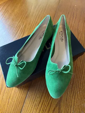 STATUS / 그린 스웨이드 플랫슈즈