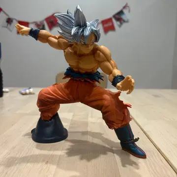 초사이어인 갓 SS 손오공 피규어