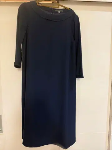 아두이트리스테스 네이비 7부 소매 원피스 38