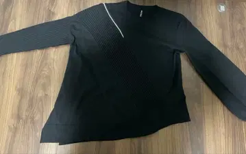 AULA AILA 어시멘틀리 지퍼 디자인 니트