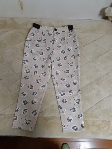 꽃무늬 베이지 캐주얼 팬츠