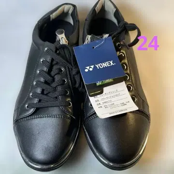 YONEX 블랙 스니커즈 새상품