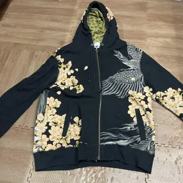 꽃무늬와 학 자수 후드티