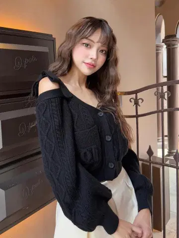 새상품 Darich 다리치 숄더 리본 V넥 니트탑