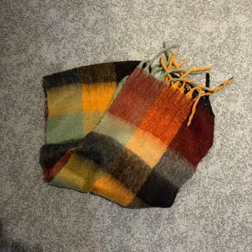 멀티 컬러 체크 무늬 머플러