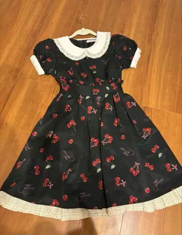 Ank Rouge 체리 패턴 블랙 반팔 원피스