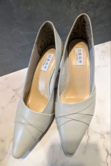 히미코 펌프스 (아이보리) 21.5cm