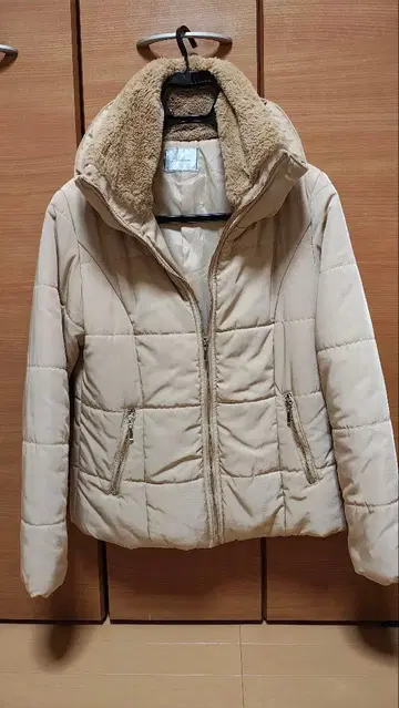 보아 옷깃 퀼팅 자켓 베이지 M