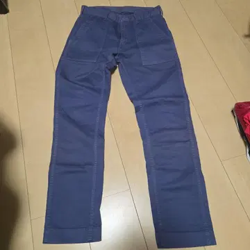 네이비 스트레이트 레그 치노 팬츠 38 (M 사이즈 상당)