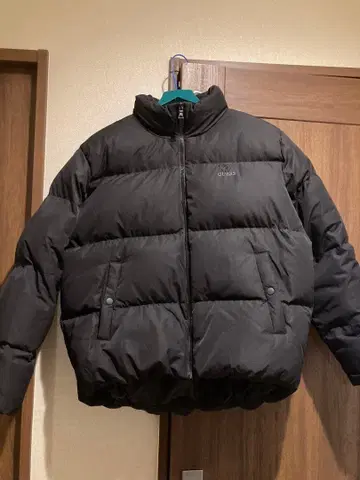 GUESS 블랙 다운 자켓 S