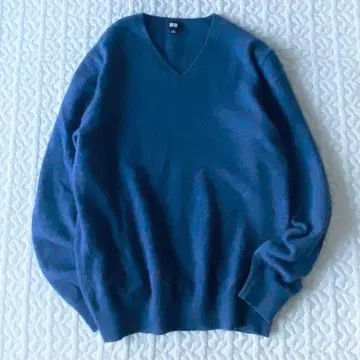유니클로 캐시미어 100% 니트 풀오버 V넥 M