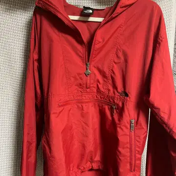 THE NORTH FACE 레드 나일론 자켓