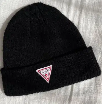 GUESS 블랙 니트 모자